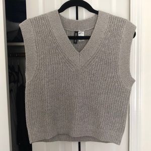 Cropped grey sweater vest